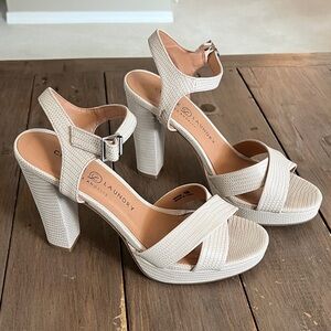 Chinese Laundry Women's Cream Platform Heels